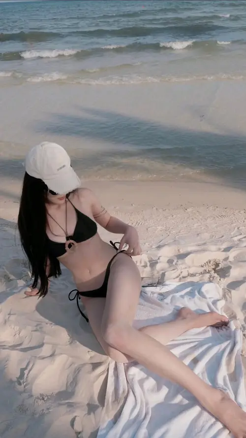 238 Ảnh Gái Xinh Mặc Bikini Đen huyền bí cùng visual tươi trẻ vạn người mê